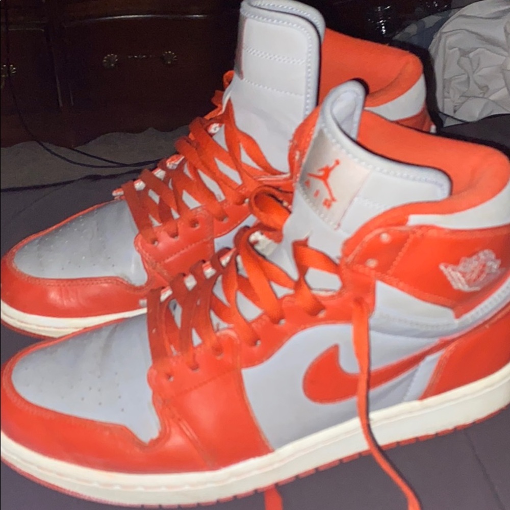 Jordan 1 wolf grey orange